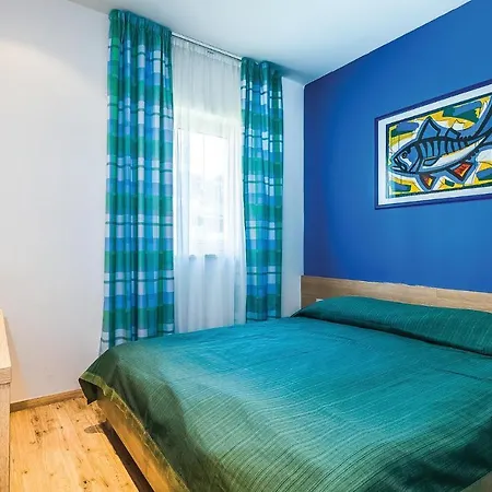 Apartman Stunning In With Outdoor Swimming Pool, Wifi And Swimming Pool