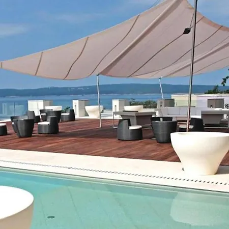 Apartman Stunning In With Outdoor Swimming Pool, Wifi And Swimming Pool *