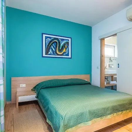 Apartman Stunning In With Outdoor Swimming Pool, Wifi And Swimming Pool Novi Vinodolski