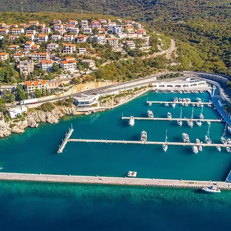 Stunning In With Outdoor Swimming Pool, Wifi And Swimming Pool * Novi Vinodolski