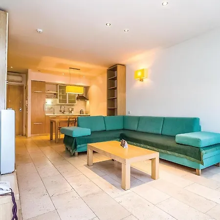 Stunning In With Outdoor Swimming Pool, Wifi And Swimming Pool Apartman Novi Vinodolski