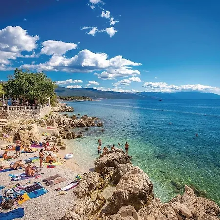 Stunning In With Outdoor Swimming Pool, Wifi And Swimming Pool Novi Vinodolski