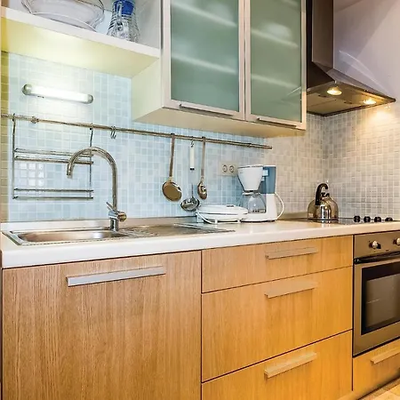 Apartman Stunning In With Outdoor Swimming Pool, Wifi And Swimming Pool Novi Vinodolski