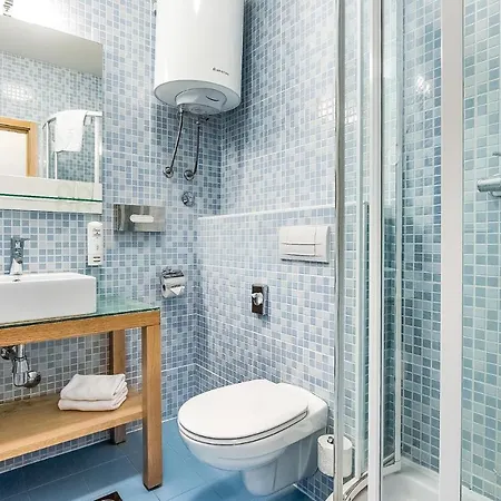 Stunning In With Outdoor Swimming Pool, Wifi And Swimming Pool Apartman *